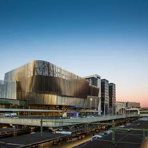 Radisson Blu Waterfront Hotel, Hotell
